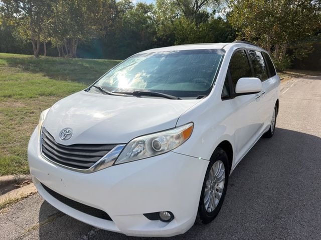 2011 Toyota Sienna XLE Mobility Access 7-Pass V6