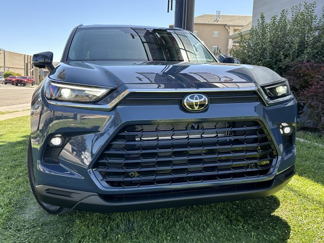2025 Toyota Grand Highlander Hybrid LIMITED AWD