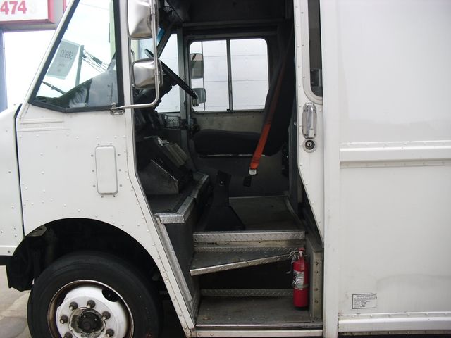 2000 Freightliner MT45 Chassis -