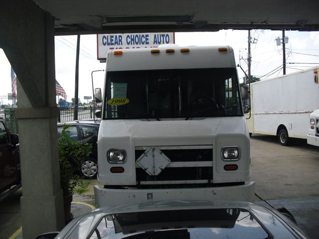1998 Freightliner MT45 Chassis -