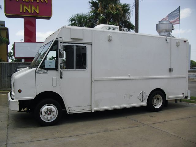 1999 Freightliner MT45 Chassis -