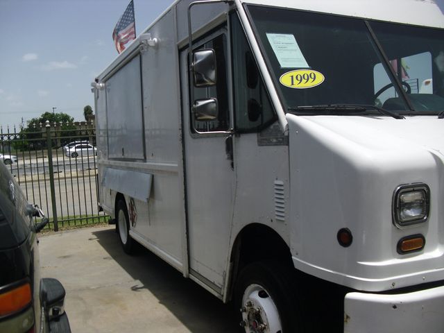 1999 Freightliner MT45 Chassis -