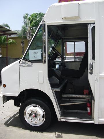 1999 Freightliner MT45 Chassis -