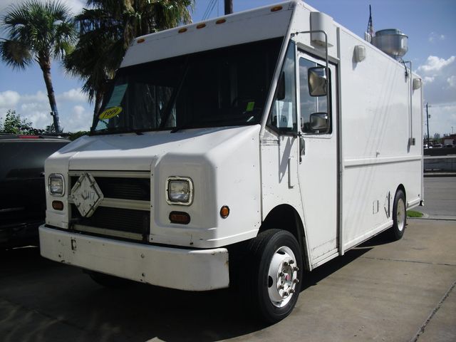1999 Freightliner MT45 Chassis -