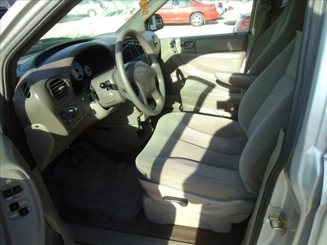 2003 Chrysler Town & Country LX FWD