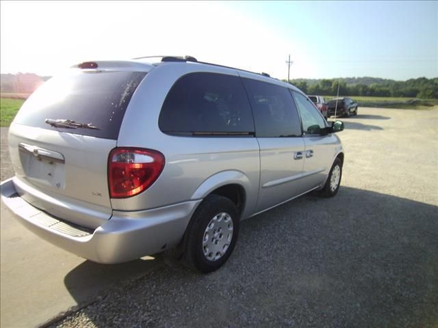 2003 Chrysler Town & Country LX FWD