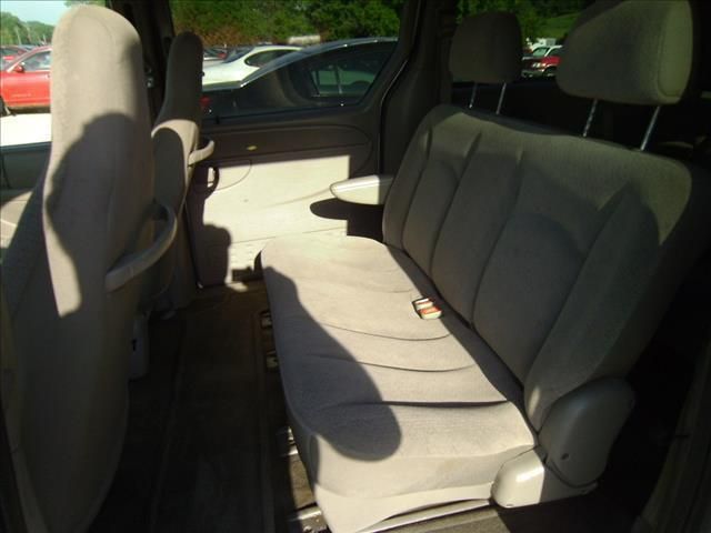 2003 Chrysler Town & Country LX FWD