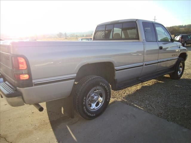 1997 Dodge Ram 1500 ST Club Cab 8-ft. Bed 4WD
