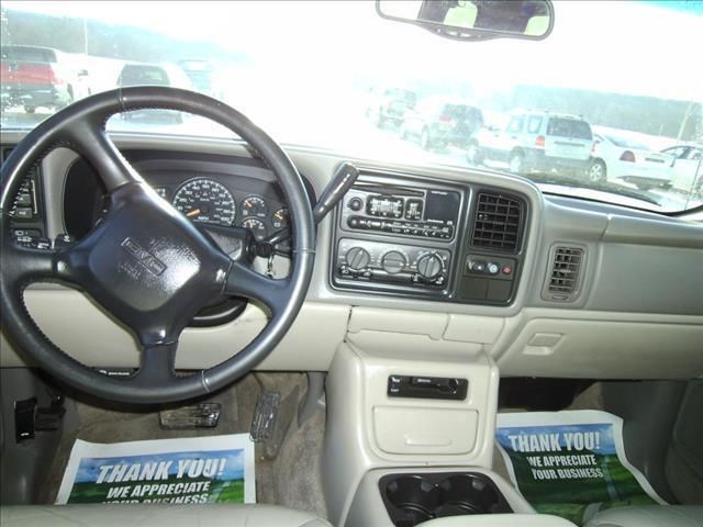 2001 GMC Yukon SLE 4WD