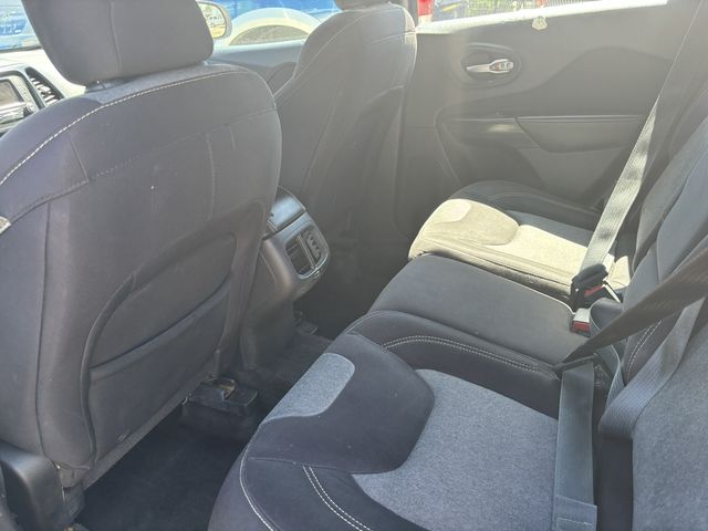 2015 Jeep Cherokee Sport FWD