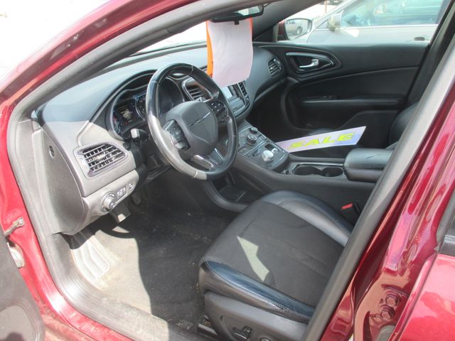 2016 Chrysler 200 S