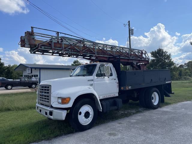 1995 Ford F800 -