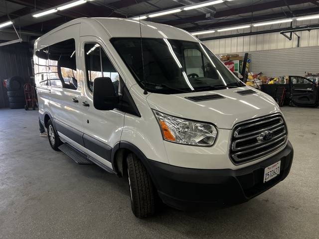 2019 Ford Transit 150 Wagon Med. Roof XLT w/Sliding Pass. 130-in. WB