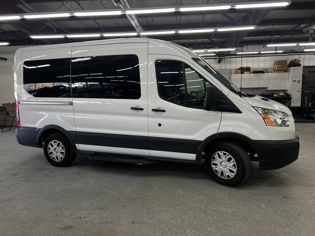 2019 Ford Transit 150 Wagon Med. Roof XLT w/Sliding Pass. 130-in. WB