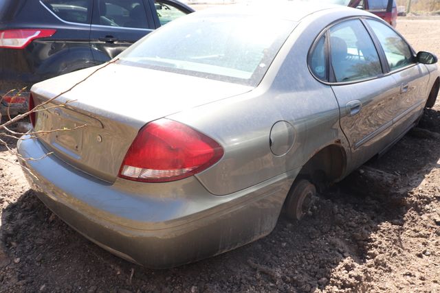 2004 Ford Taurus LX