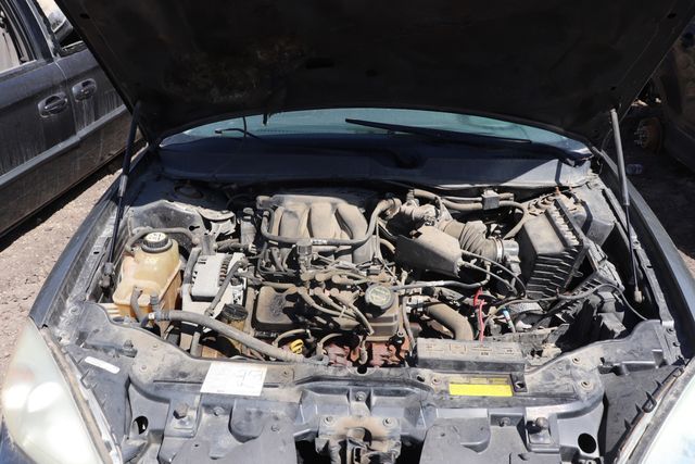 2004 Ford Taurus LX