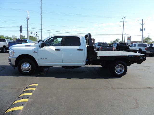 2024 RAM 3500 Crew Cab SLT Flatbed DRW 4WD