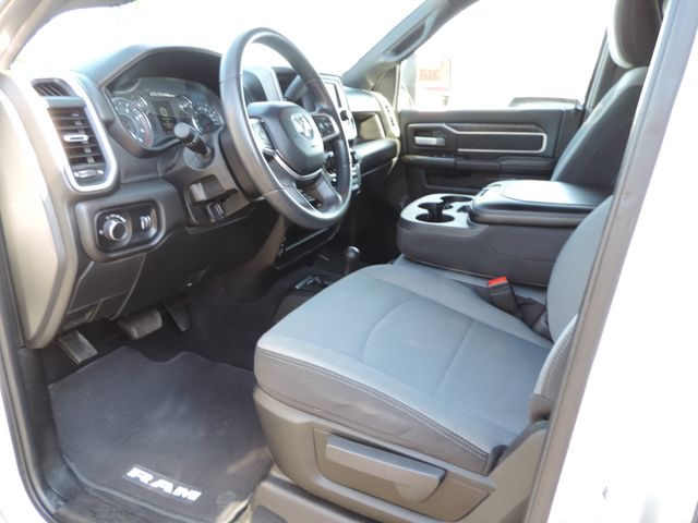 2024 RAM 3500 Crew Cab SLT Flatbed DRW 4WD