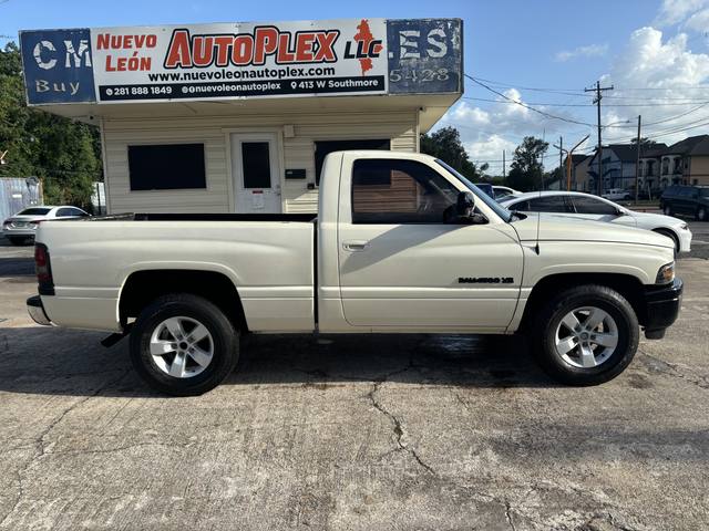 1999 Dodge Ram 1500 Reg. Cab Short Bed 2WD