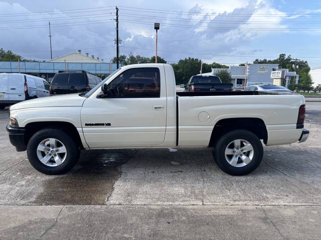 1999 Dodge Ram 1500 Reg. Cab Short Bed 2WD