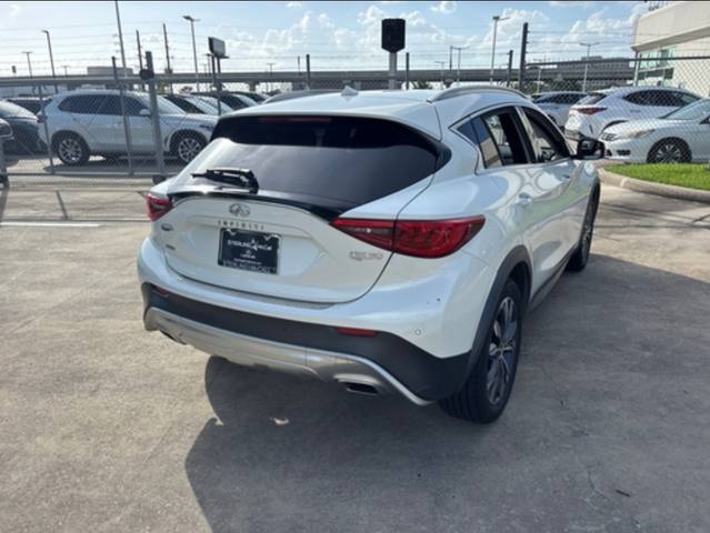 2017 Infiniti QX30 Premium AWD