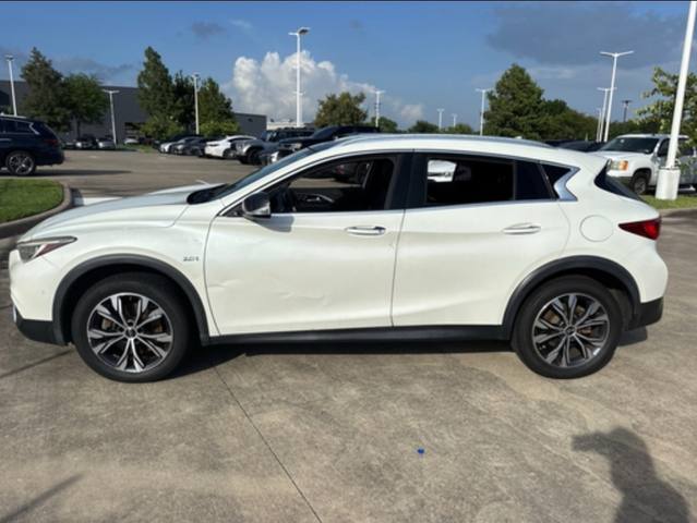 2017 Infiniti QX30 Premium AWD