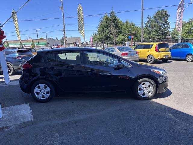 2018 Kia Forte 5-Door LX