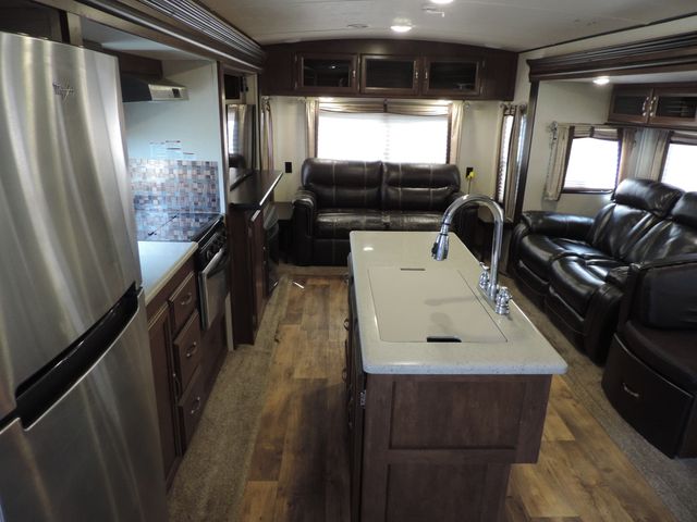 2017 Forest River  272RL Heritage Glen