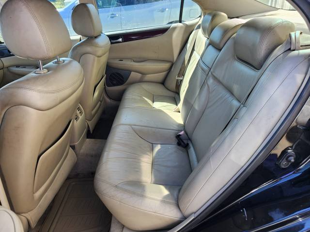 2004 Lexus ES 330 Sedan