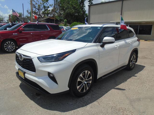 2021 Toyota Highlander XLE FWD V6