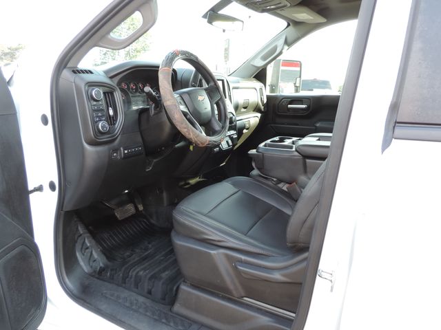 2023 Chevrolet Silverado 3500HD Crew Cab W/T Flatbed DRW 4WD