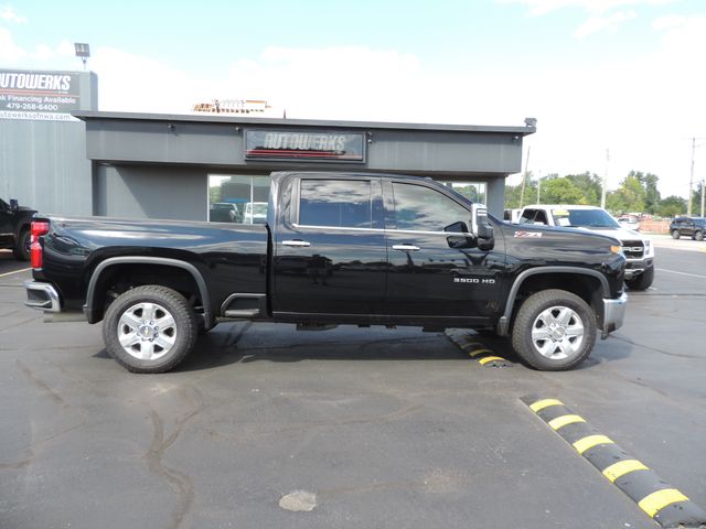2021 Chevrolet Silverado 3500HD Crew Cab LTZ 4WD