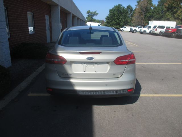 2016 Ford Focus SE Sedan