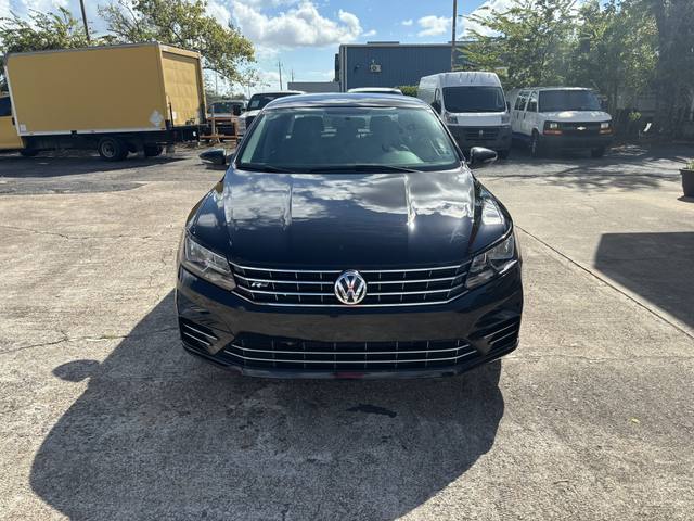 2016 Volkswagen Passat R-LINE