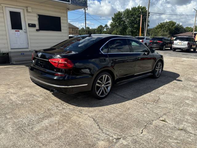 2016 Volkswagen Passat R-LINE