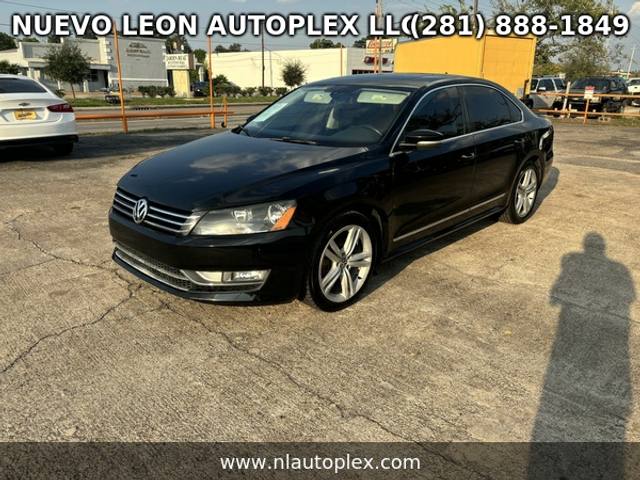 2015 Volkswagen Passat SE PZEV 6A w/ Sunroof & Nav