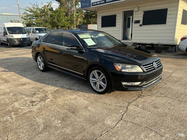 2015 Volkswagen Passat SE PZEV 6A w/ Sunroof & Nav