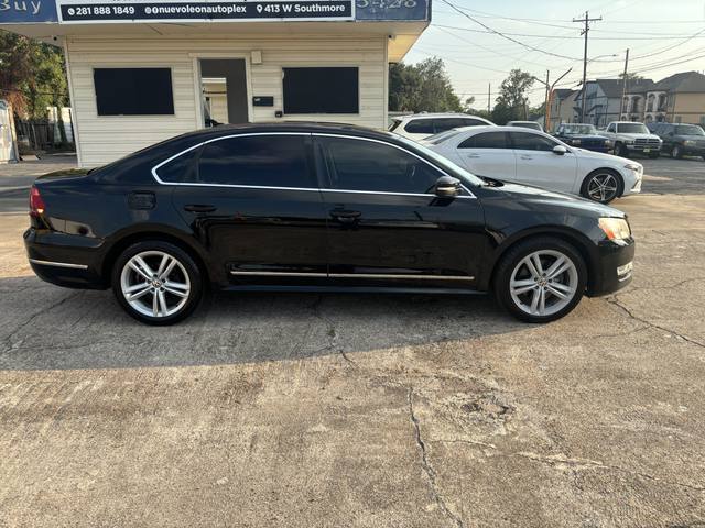 2015 Volkswagen Passat SE PZEV 6A w/ Sunroof & Nav