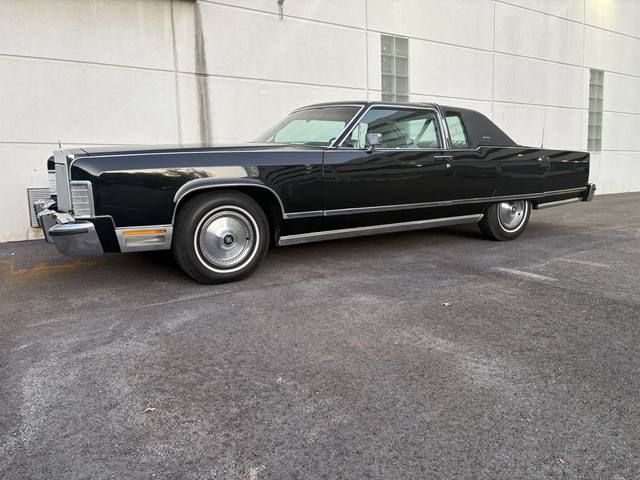 1977 LINCOLN TOWN CAR COUPE 