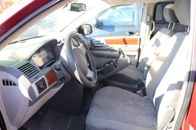 2009 Chrysler Town & Country Touring