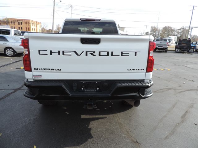 2022 Chevrolet Silverado 2500HD Crew Cab Custom 4WD