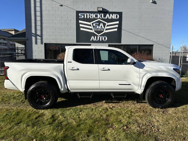 2024 Toyota Tacoma SR5 4WD
