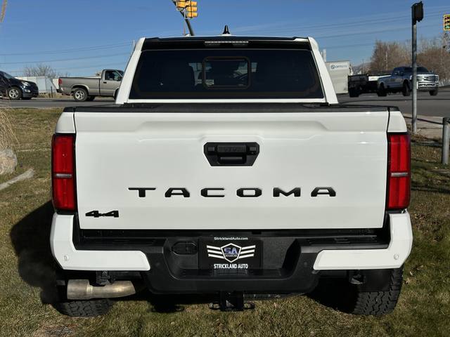 2024 Toyota Tacoma SR5 4WD