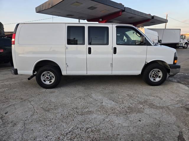 2017 GMC Savana G2500 Cargo