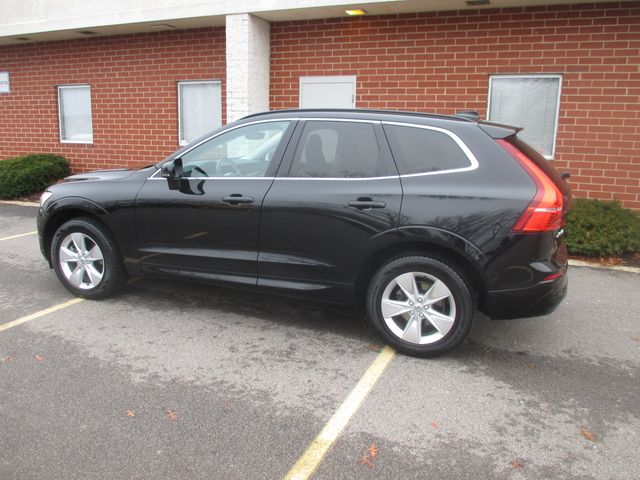 2022 Volvo XC60 T8 Momentum Hybrid AWD
