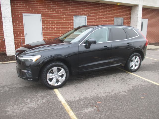 2022 Volvo XC60 T8 Momentum Hybrid AWD