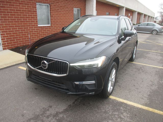2022 Volvo XC60 T8 Momentum Hybrid AWD