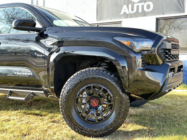 2025 Toyota Tacoma SR5 4WD
