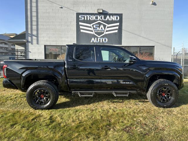 2025 Toyota Tacoma SR5 4WD