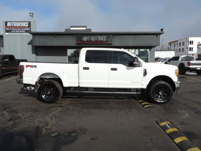 2019 Ford F-350 SD Crew Cab XLT FX4 4WD